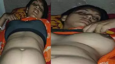 Boudi big boobs pressing by husband while she sleeps