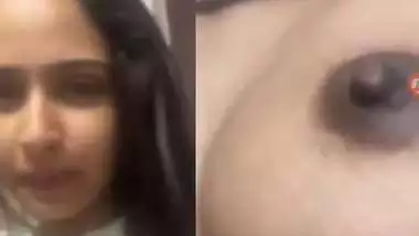 Hindi WhatsApp sex chat with nude show of sexy GF